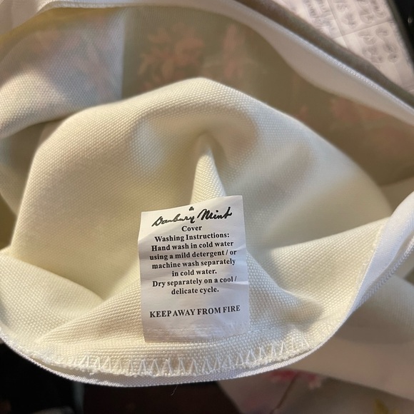 Danbury Mint Chickadees and Lilacs Pillow Cover Sz 14.5 - Picture 4 of 4